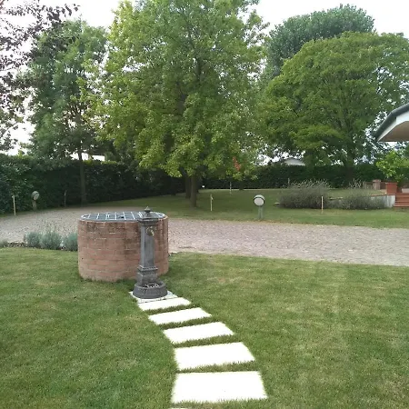 לינה וארוחת בוקר Le Mandragole רונקאדה