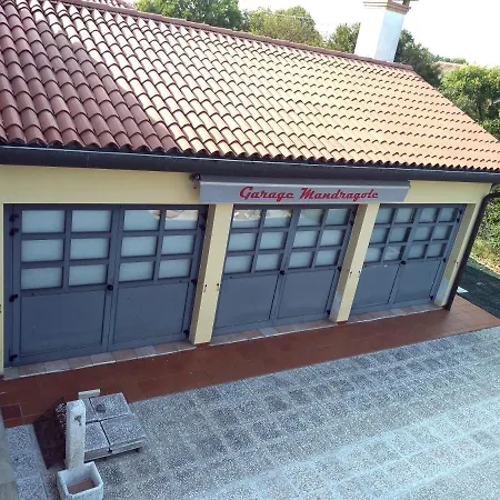 Le Mandragole לינה וארוחת בוקר 3*